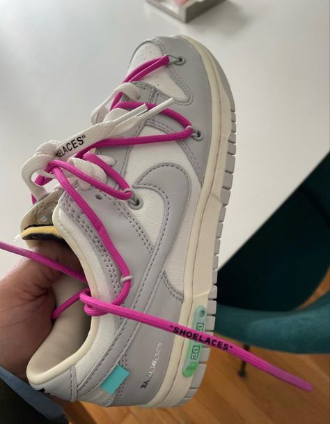 Off White Dunks, White Dunks, Off White Dunk, Sneaker Heads, Pretty Sneakers, Buy Sneakers, Trendy Shoes Sneakers, Pretty Shoes Sneakers, Kicks Shoes