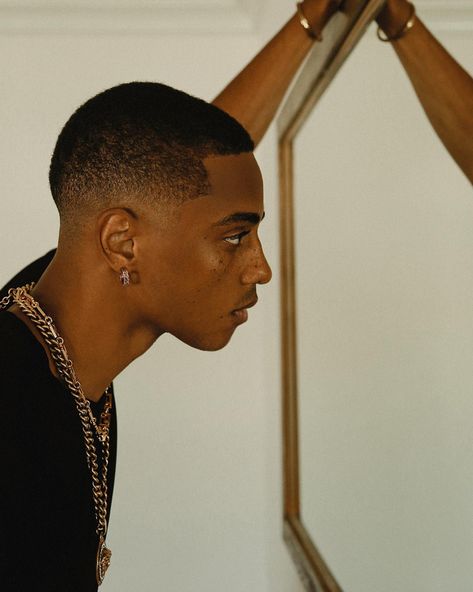 Waves Hairstyle Men, Keith Powers, Black Hair Cuts, Men Hair Color, Dope Outfits For Guys, Cute Black Guys, Black Boys, Pretty Men, Comme Des Garcons