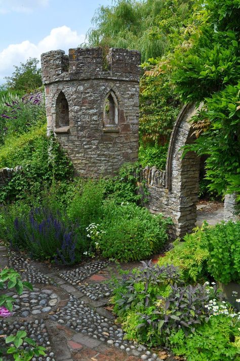 Herefordshire England, Owain Glyndŵr, Croft Castle, Garden Tower, School Gardens, Small Castles, Gothic Garden, Castle Garden, Beautiful Castles