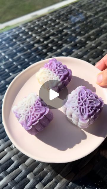 Tina & Brandon on Instagram: "No bake Ube Oreo mooncakes 🥮

These mooncakes are super quick and easy compared to traditional baked mooncakes which take hours to make. 

Recipe:

40g Glutinous rice flour
30g Rice flour
30g Wheat starch 
160g Milk
20g Oil
25g Sugar 

Mix the above together to form a smooth batter. Cover and microwave for 2-3 minutes until fully cooked through.  Let cool and knead smooth. Add in ube extract to half of the dough. 

Make the filling with 150g cream cheese, crumbled Oreos, and a bit of sugar. 

Wrap your mooncakes, press into shape and that’s it! 

Follow @magmagcooks for more easy Asian inspired recipes
.
.
.
#easyrecipes #cooking #hongkong #foodie #cookingvideo #asmrfoodie #chinesefood #cantonese #summer #streetfood #comfortfood #cake #dessert #ube #mochi #mo Ube Mochi, Ube Extract, Glutinous Rice Flour, Easy Asian, Asian Inspired Recipes, Glutinous Rice, Moon Cake, Inspired Recipes, Cooking Videos