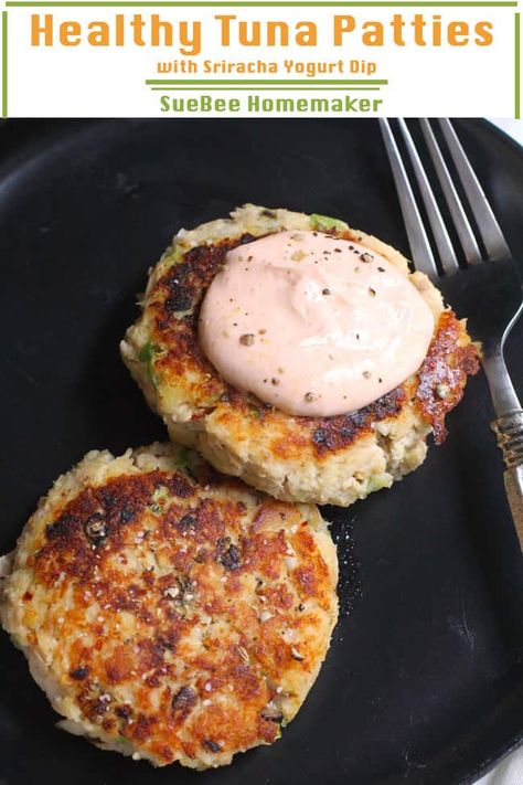 Learn how to make Healthy Tuna Patties in less than 30 minutes. These are low in calories and full of taste, and you'll be making them again and again. Top the patties with Sriracha Mayo and serve with a healthy side of greens for the best dinner EVER! | suebeehomemaker.com | #healthytunapatties #tunapatties #cannedtuna #healthydinnerrecipe Tuna Patties Healthy, Tuna Patty, Sriracha Dip, Lent Meals, Filling Foods, Stove Top Stuffing, Tuna Patties, Tuna Cakes, Healthy Tuna