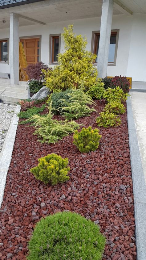 Red Lava Rock Landscaping Front Yard, Red Lava Rock Landscaping Ideas, Red Lava Rock Landscaping, Lava Rock Landscape, Bricks Garden, Rock Mulch, Garden Mulch, Curb Appeal Landscape, Brick Garden