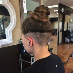 #undercutgirls #undercut #undershave #shavednape #napeshave #sidecut #sideshave #shaved #hair #goals #longhairdontcare #headshave #shavedhead #instahair #instastyle #shavedhairdontcare #girlswithshavedheads #fbf #flashbackfriday 360 Undercut, Female Undercut, Female Undercut Long Hair, Badass Haircut, Side Quiff, Undercut Hairstyles Women, Girls With Shaved Heads, Undercut Long Hair, Half Shaved Hair