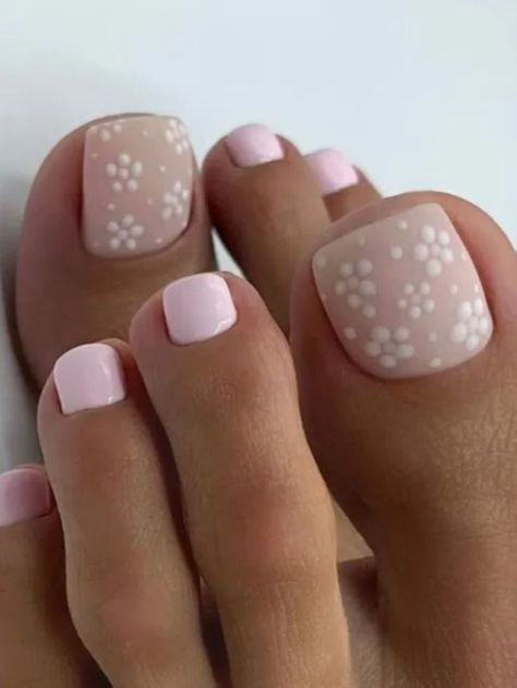 Light Pink Pedicure, Flower Pedicure Designs, Flower Pedicure, Flower Toe Nails, Pedicure Design, Pink Pedicure, Pink Toe Nails, Pedicure Designs Toenails, Gel French Manicure