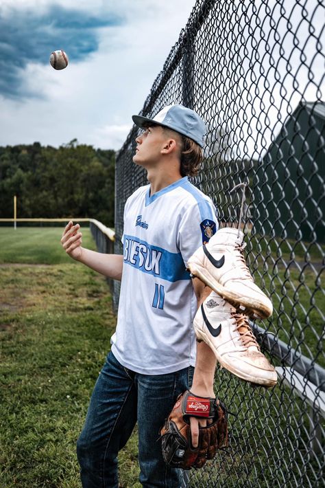 Cap And Gown Pictures, Gown Pictures, Graduation Photoshoot, Grad Pics, Cap And Gown, Graduation Pictures, Photography Inspiration, Baseball, In This Moment