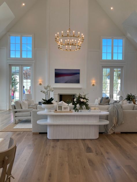 Costal Mansions, Rich Beach House Aesthetic, Bloxburg Costal Interior, Big Beach House Aesthetic, Dream Home Interiors, Coastal Mansion Aesthetic, Modern Beach House Exterior, Large Living Room Layout, Beach House Renovation