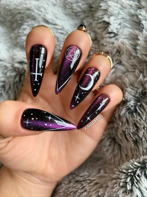 Ongles Goth, Witch Nails, Unghie Sfumate, Witchy Nails, Halloween Beauty, Halloween Acrylic Nails, Cute Halloween Nails, Gothic Nails, Goth Nails