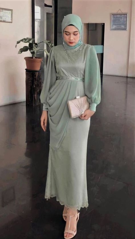 Dress Brokat Modern, Dress Muslim Modern, Braidsmaid Dresses, Kebaya Modern Dress, Hijab Dress Party, Estilo Hijab, Dress Pesta, Kebaya Muslim, Kebaya Dress