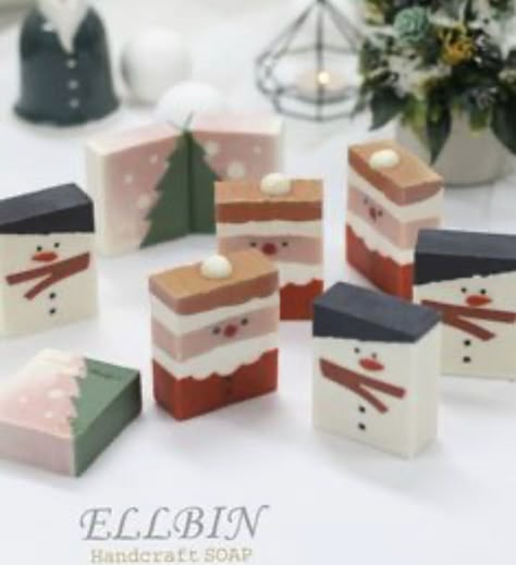 Food Soap Ideas, Christmas Soaps, Cold Process Soap Designs, Soap Design Ideas, Savon Diy, Săpunuri Handmade, Soap Making Kits, Handmade Soap Recipes, Soap Business