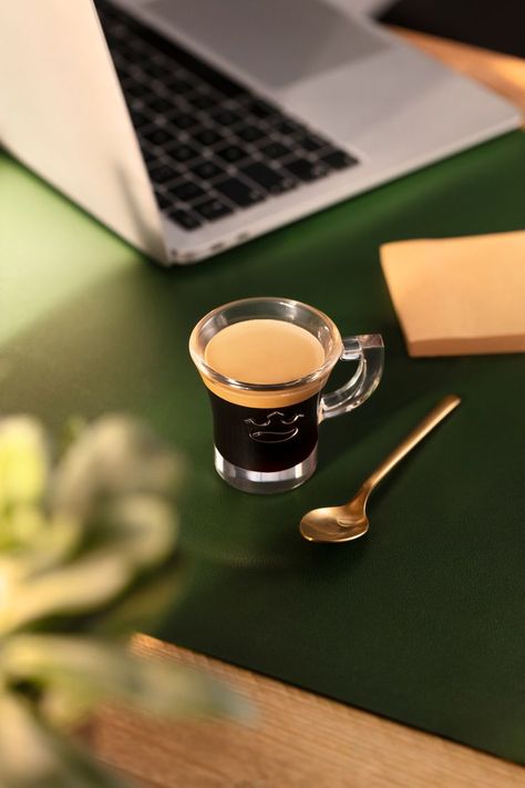 Shortest Day Of The Year, Coffee Advertising, Drink Display, Breakfast Photography, Coffee Shop Branding, Coffee Shop Photography, International Coffee, Coffee Shot, Halloween Photography