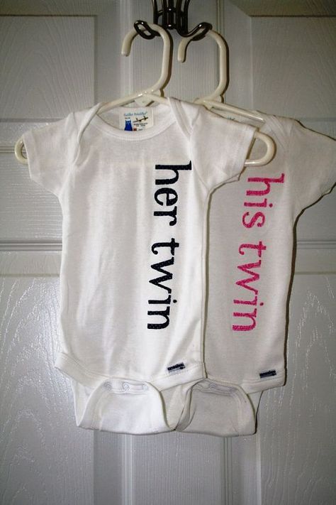 What a cute and simple DIY onesie for boy/girl twins. Great shower gift! #twinsonesies #twins #diyonesie Twins Onesies, Cricut T Shirts, Twins Boy And Girl, Twins Boy, Twin Onesies, Fraternal Twins, Boy Girl Twins, Twin Outfits, Twin Pregnancy