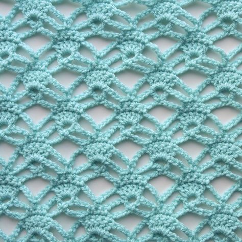 Candlelight Lace Free Crochet Stitch Tutorial | CrochetKim™ Crochet Candle, Crochet Lace Scarf, Crochet Stitch Tutorial, Crochet Stitches Free, Crochet Lace Pattern, Stitch Tutorial, Crochet Stitches Tutorial, Ideas Crochet, Crochet Stitches Patterns