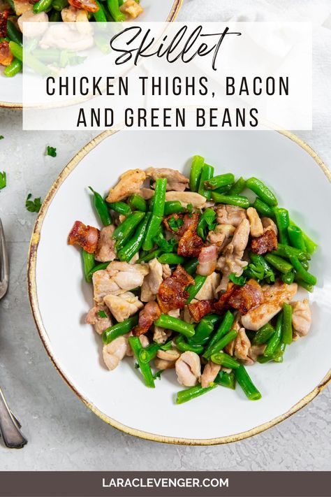 Rotisserie Chicken And Green Beans, Broiled Chicken Thighs, Skillet Chicken Thighs, Skillet Green Beans, Chicken Thigh Seasoning, Chicken Receipes, Chicken Skillet Recipes, Broiled Chicken, One Skillet Meals