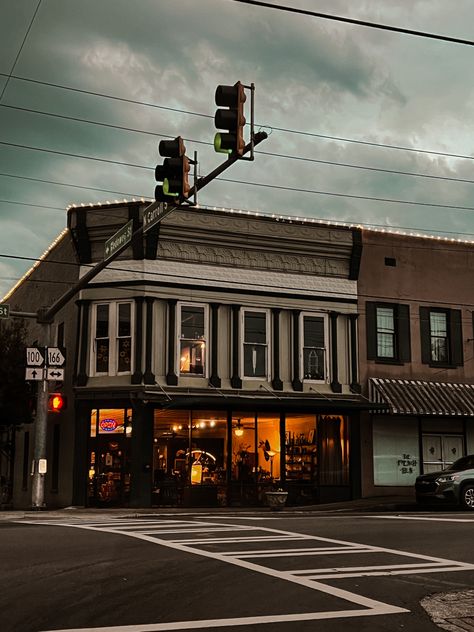 Small Town Street Aesthetic, Small Town Georgia Aesthetic, Fall Aesthetic Small Town, Us Small Town Aesthetic, Mysterious Town Aesthetic, Small Town Gothic Aesthetic, Small Town At Night Aesthetic, Small Town Nostalgia, Small Town Home Aesthetic