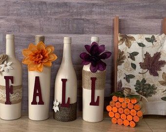 Decorated Glasses, Fall Wine Bottles, Wine Crafts, Bottle Projects, Holiday Wine Bottles, Recycled Wine Bottles, Decorative Bottles, Lamp Decoration, Bottle Diy