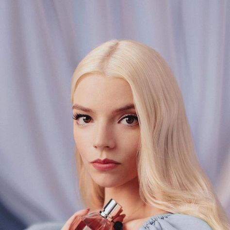 Birch Forest, Flower Bomb, Celebrity List, Anya Taylor Joy, Viktor & Rolf, Happy Mother, High Resolution Picture, Instagram Models, Nice Tops