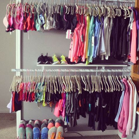 ♕♛♕ @ raachelkate Sports Bra Organization, Workout Clothes Closet, Workout Clothes Organization, Lululemon Closet, Workout Closet, Lots Of Clothes, Fitness Closet, Bra Photos, Ideal Closet