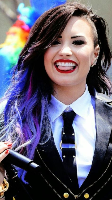 Demi Lovato 2018, Beautiful Hair Dye, Demi Lovato 2014, Second Sister, 2014 Vibes, Demi Lovato Body, Demi Lovato Style, About Smile, Style Guru