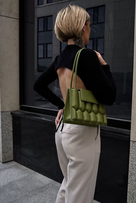 Chartreuse Bag Outfit, Olive Green Bag Outfit, Green Bag Outfit, Bag Outfit, Fashion Mood Board, Bag Green, Leather Bag Women, Olive Color, Bag Style