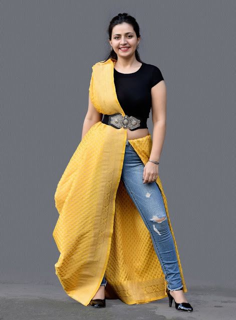 Style Credences: DRAPING ON DENIM Saree With Jeans Fashion Styles, Jeans With Saree Outfit, Saree On Jeans, Unique Indian Outfits Style, Navratri Outfits Ideas With Jeans, Saree With Jeans, Saree Drapes, Saree Drape, Western Dresses For Women