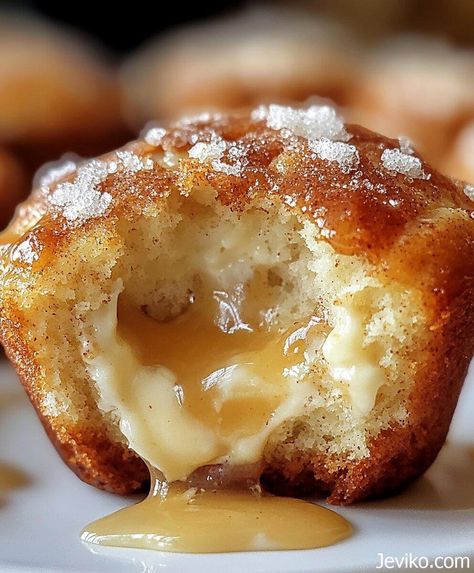 Gooey Cinnamon Cream Cheese Muffins! Cinnamon Cream Cheese Muffins, Creamy Potato Bacon Soup, Cold Weather Recipes, Lemon Truffles, Potato Bacon Soup, Potato Bacon, Meatloaf Dinner, Cheese Crescent Rolls, Cinnamon Cream Cheese