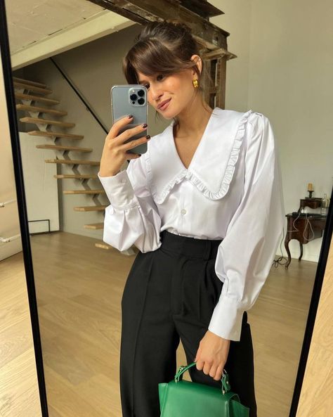 Frill Blouse Outfit, Ruffled Blouse Outfit, Top Designs For Women, Cottage Core Outfit, Lawyer Fashion, Women Shirt Top, Causual Outfits, Elegant Shirt, Outfit Inspo Fall