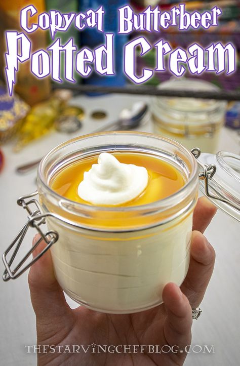 Homemade butterbeer potted cream inspired by the famous dessert at the Three Broomsticks! Butterbeer Pudding, Potted Cream Recipe, Butterbeer Cheesecake, Homemade Butterbeer, Harry Potter Treats, Harry Potter Desserts, Harry Potter Snacks, Butterbeer Recipe, Famous Desserts