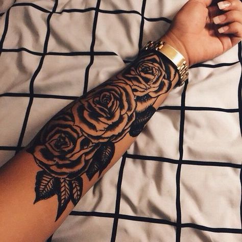 Large Rose Tattoo On The Forearm.What a cool tattoo design idea!  Love it very much! This will be my next tattoo design. via http://forcreativejuice.com/awesome-forearm-tattoo-designs/ Rose Tattoo On Arm, Rose Tattoo Sleeve, Tattoo Trend, Polynesian Tattoos, Tattoos For Women Half Sleeve, Forearm Tattoo Design, Cool Forearm Tattoos, Shoulder Tattoos, Rosen Tattoo