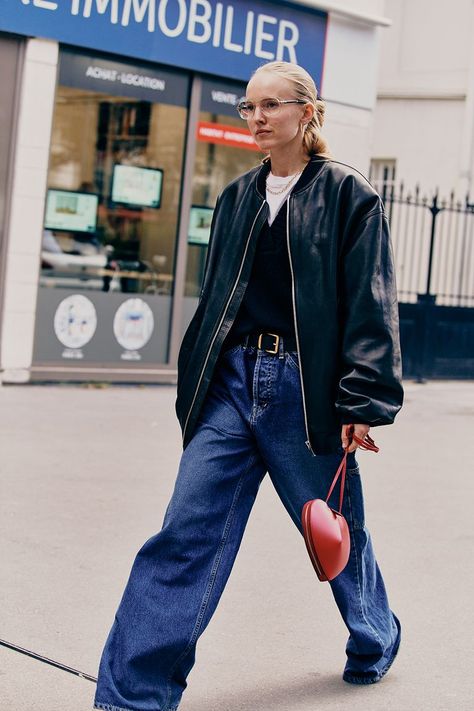 Best Paris Fashion Week Spring 2023 Street Style Spring 2023 Street Style, Alexandra Carl, Fashion Week Spring 2023, 2023 Street Style, Tokyo Street Style, Paris Fashion Week Street Style, The Best Street Style, Women Street, Street Style Winter