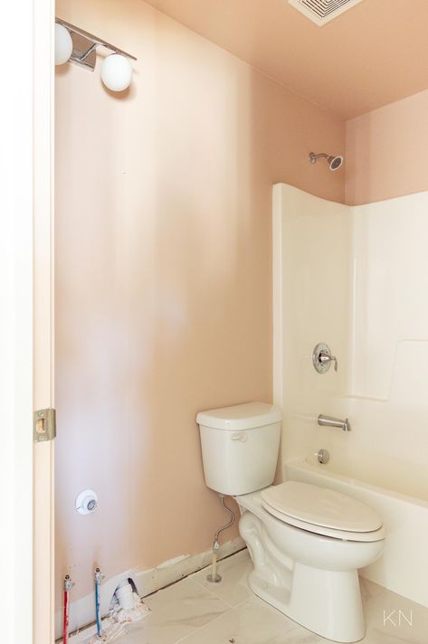 Farrow & Ball Setting Plaster Pink Bathroom Dead Salmon Farrow And Ball, Farrow Ball Setting Plaster, Plaster Bathroom, Terracotta Bathroom, Setting Plaster, Pink Bathrooms, Small Bathroom Paint, Pink Bathroom Ideas, Paint Makeover