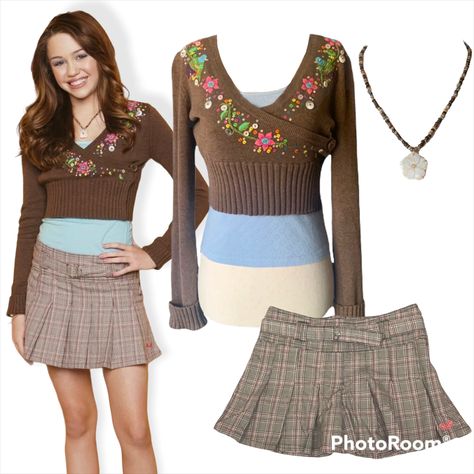 Hannah montana season 1 outfits Hannah Montana Outfits Season 1, Hanna Montana Outfits 2000, Hannah Montana Aesthetic Outfits, Hannah Montana Fashion, Disney 2000s Fashion, Hannah Montana Outfits Costumes, Hannah Montana Closet, Miley Stewart Outfits, Disney Channel Fashion