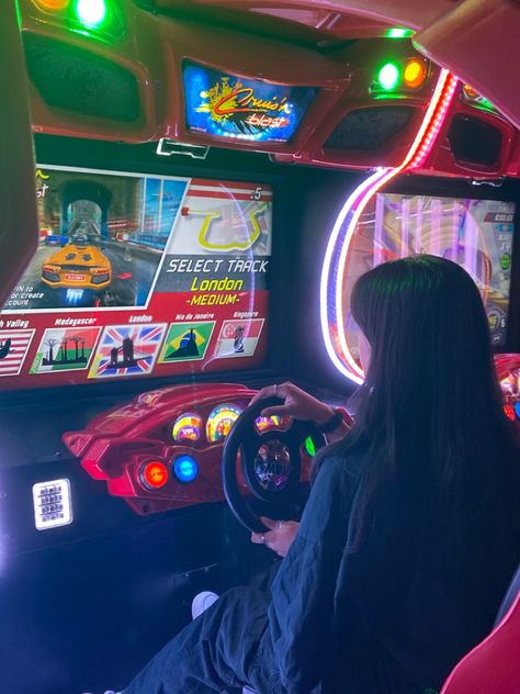 Aesthetic Arcade, Arcade Photoshoot, Dave And Busters, Arcade Aesthetic, Neon Lights, Black Outfit, Video Game, Track, Neon