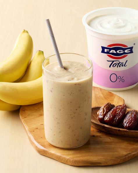 Looking for a rich and creamy protein boost? Try our Date Smoothie made with the natural goodness of FAGE Total yoghurt! Also perfect for those fasting this month.

#Smoothie #Date #Ramadanrecipe #Proteins #Yoghurt #GreekYoghurt #FAGETotal #FAGE Smoothie Greek Yogurt, Vegan Yogurt Smoothie, Vanilla Yogurt Smoothie, Banana Yoghurt Smoothie, Banana Yogurt Smoothie, Date Smoothie, Oat Smoothie, Smoothie Prep, Berry Smoothie