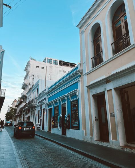 Puerto Rico you stole my heart❣️ Nice people, plenty of amazing places to explore, good food… oh and lots of plantains!!! 🤤 Dress & Bag: @10_elevenn #sanjuanpuertorico #oldsanjuanpuertorico #travelphotography Places To Explore, Dress Bag, Nice People, San Juan Puerto Rico, Bag Dress, Amazing Places, Good People, Puerto Rico, My Heart