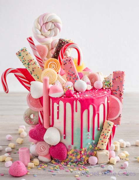 Drip Cake Birthday, Colorful Cake, Candy Birthday Cakes, Cake Ball, Unique Birthday Cakes, Candy Cakes, Beautiful Birthday Cakes, Sweet Cake, Drip Cake