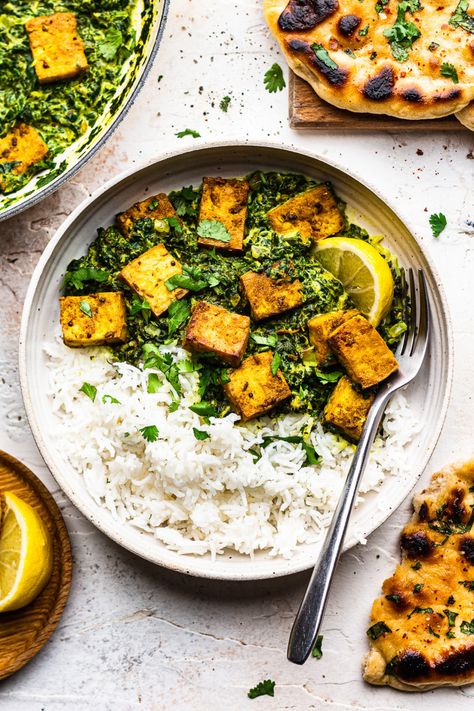 saag tofu bowl Saag Tofu, Tofu Saag, Vegan Saag Paneer, Vegan Saag, Indian Spinach, Vegan Naan, Tofu Bowl, Dried Tofu, Lazy Cat Kitchen