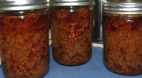 Canning Pulled Pork, Chipotle Tacos, Canning Granny, Pork Barbecue, Canned Meats, Pressure Canning Recipes, Barbecue Pulled Pork, Home Canning Recipes, Canning Food Preservation