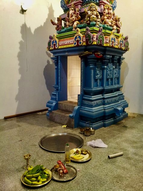 Temple Craft, Mini Temple, African Interiors, Temple Ideas, Wooden Temple For Home, Ganesh Temple, Small Temple, Temple Painting, Lakshmi Pooja