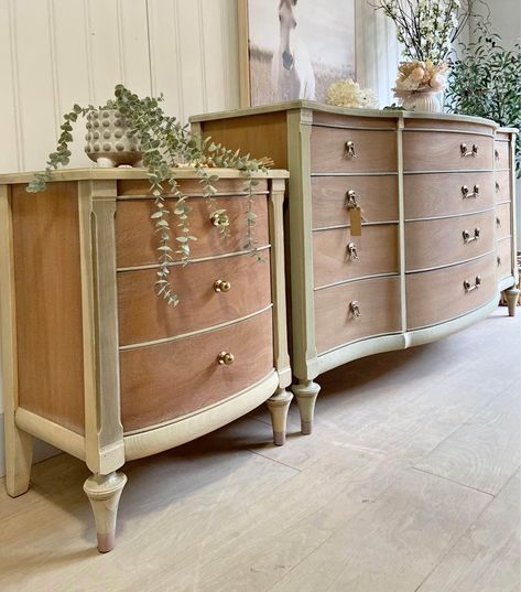 Furniture Redo Before And After, Vintage Furniture Flip, Flipped Dresser, Painting Dresser Ideas, Diy Dresser Ideas, Upcycled Bedroom Furniture, Wood Dressers Makeover, Diy Old Furniture Makeover, Floating Nightstand Ideas