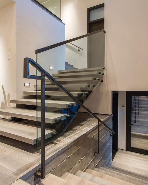 Roadrunner Glass Company on Instagram: “We love this 1/2” clear tempered glass railing we created with matte black standoffs and square cap rail. This home is located in…” Tempered Glass Railing, Glass Railing, Road Runner, Glass Company, Railing, Tempered Glass, Matte Black, Love This, Stairs