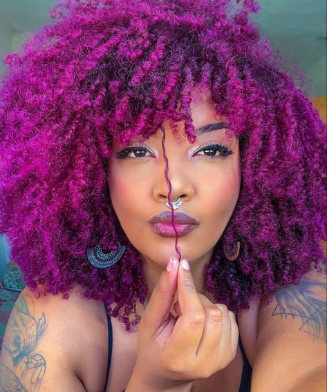 Purple Natural Hair, Red Afro, Hair Color For Brown Skin, Vivid Hair Color, Natural Hair Short Cuts, Hair Color Options, Hot Hair Colors, Dyed Hair Inspiration, Colored Curly Hair