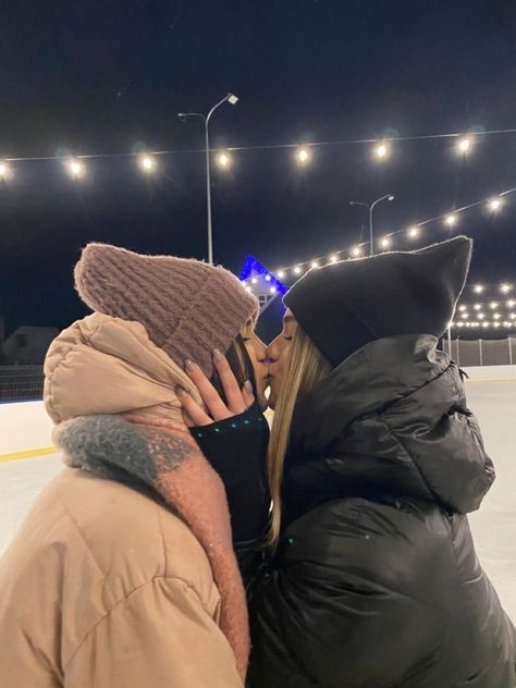 Bridal Songs, Girls Run The World, Instagram Couples, Friendship Photoshoot, Winter Photoshoot, Girl Couple, Ice Rink, Cute Friend Photos, Bestie Goals