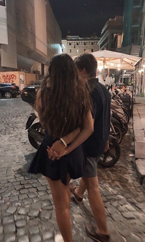 Italian Girl Aesthetic, Italian Wife, Love And Gelato, Italian Romance, Summer Couples, Summer Romance, Boyfriend Goals, Italian Summer, European Summer