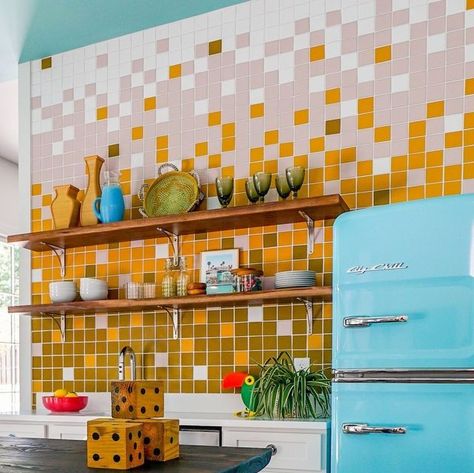 Fireclay Tile on Instagram: "Talk about a mosaic moment!🤩 This eye-catching backsplash, created by @banyanbridges and @home_ec_op on their @MagnoliaNetwork show #Artfully Designed, is a whimsical blend of art and functionality featuring our #Fireclay3x3 Ceramic Tile in a playful mosaic of #FireclayDawn, #FireclayCalcite, #FireclaySunflower and #FireclayMustardSeed. Tap the link in bio to step inside. ⁠ -⁠ Design: @banyanbridges and @home_ec_op ⁠" Bar Tile, Tile Colors, Beautiful Backsplash, Unique Kitchen Backsplash, White Kitchen Tiles, Mosaic Tile Designs, Quirky Kitchen, Unique Backsplash, Tile Design Pattern