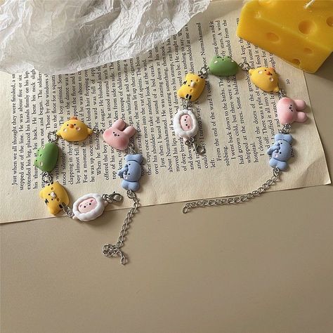 Bracelet Packaging, Clay Keychain, Handmade Clay Jewelry, Tanah Liat, Clay Bracelet, Clay Jewelry Diy, Clay Art Projects, Paper Crafts Origami, Polymer Clay Charms