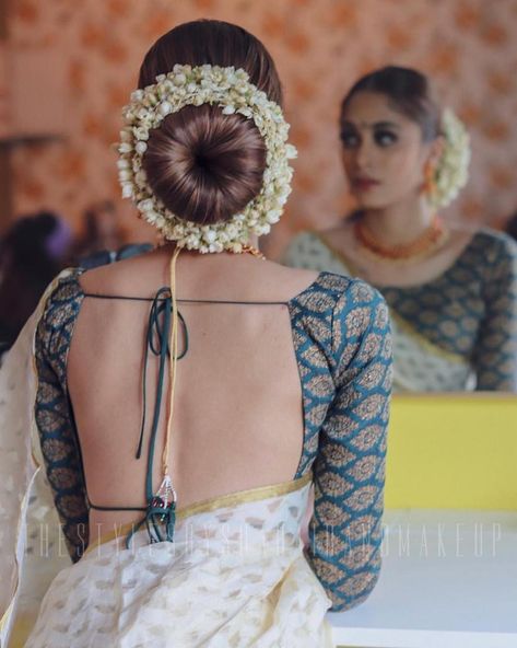 Indian Hairstyles For Saree, Bun Style, Saree Hairstyles, Bridal Bun, Traditional Hairstyle, Ladies Hair, Backless Blouse Designs, Bridal Hair Buns, Indian Wedding Hairstyles