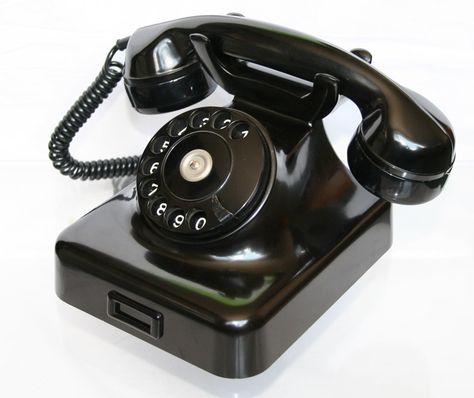 1940s Technology, 1940s Phone, 1950s Telephone, 1940s Telephone, Retro Phones, Telephone Design, Vintage Technology, Running Arm Band, Retro Phone