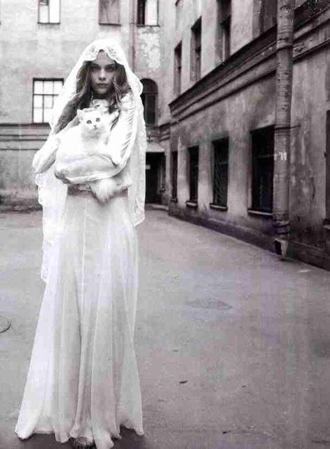 Kim Noorda, Martin Parr, White Russian, Vogue Japan, A Wedding Dress, Gothic Wedding, Wedding Bells, Future Wedding, A Cat