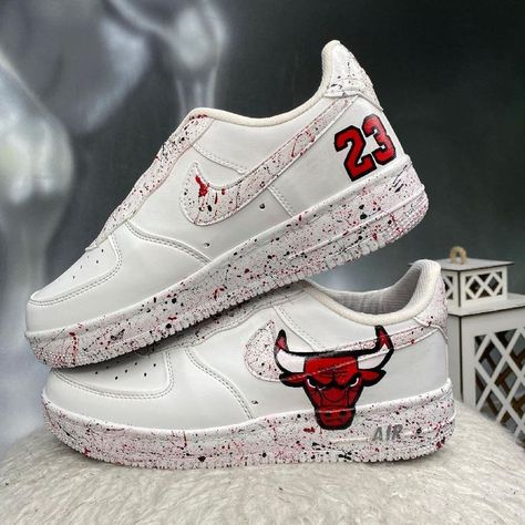 Chicago Bulls Outfit, Shoes Costume, Personalized Sneakers, Painted Shoes Diy, Shoes Nike Air Force, Custom Sneakers Diy, Custom Shoes Diy, Nike Shoes Air Force, European Shoes