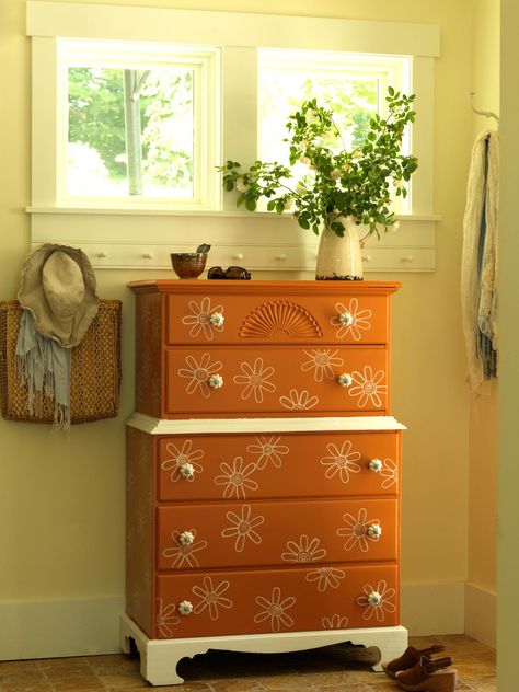 Upcycled Furniture Ideas | Painting Ideas, How to Paint a Room or Furniture, Colors, Techniques | DIY Fancy Dresser, Dressers Diy, Beds Tv, Upcycle Dresser, Repainting Furniture, Furniture Upcycling, Paint White, Diy Dresser, Diy Network